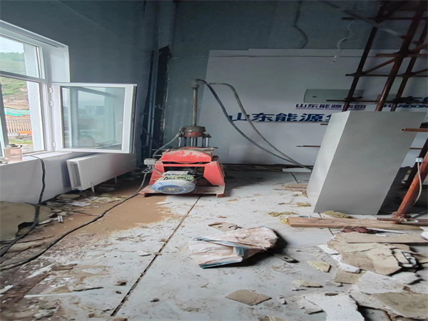 黄江镇地基基础下沉墙体裂缝加固注浆顶升施工